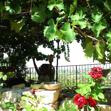 One Bedroom Appartement With Wifi At Chiaramonte Gulfi Bagian luar foto