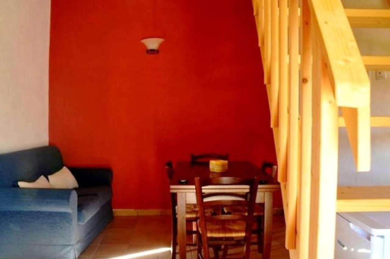 One Bedroom Appartement With Wifi At Chiaramonte Gulfi Bagian luar foto