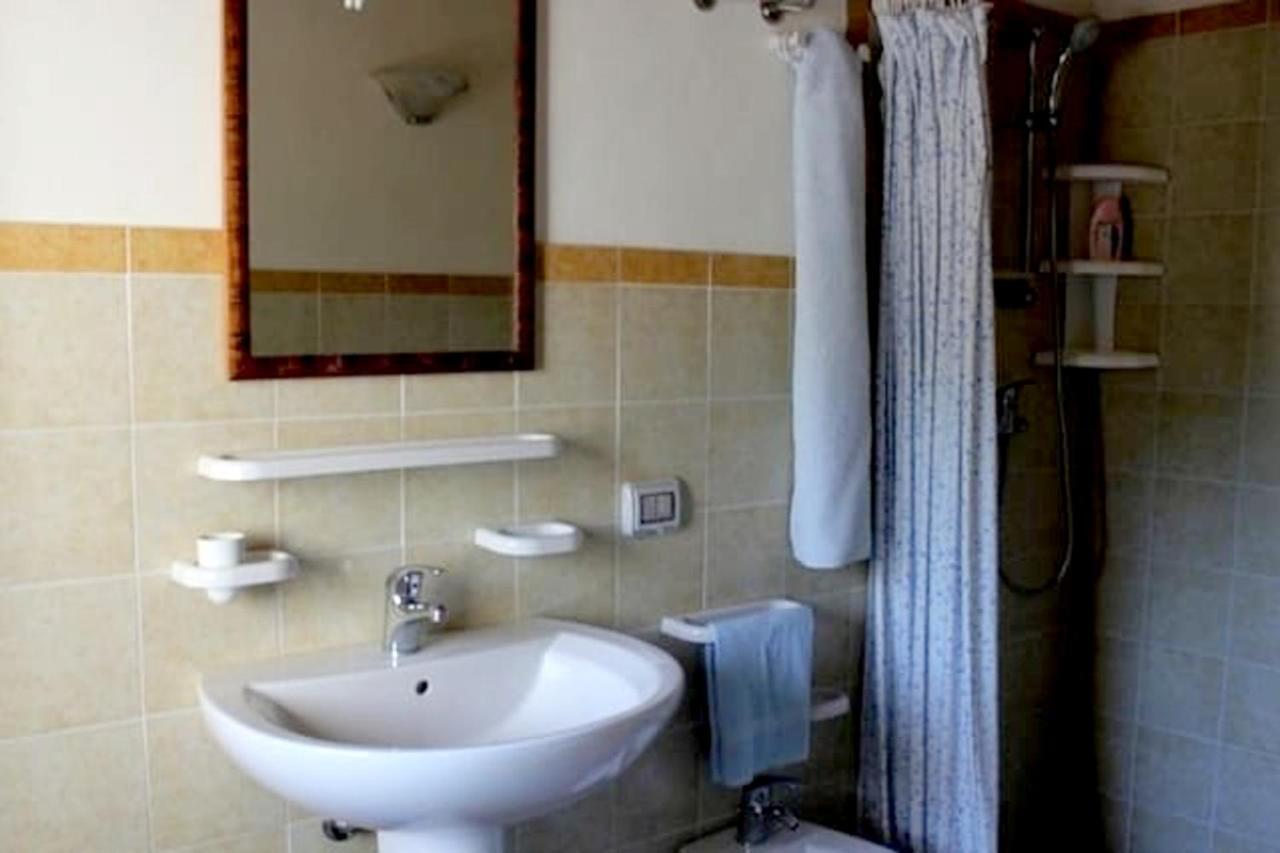 One Bedroom Appartement With Wifi At Chiaramonte Gulfi Bagian luar foto