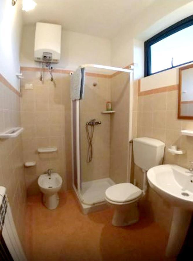 One Bedroom Appartement With Wifi At Chiaramonte Gulfi Bagian luar foto